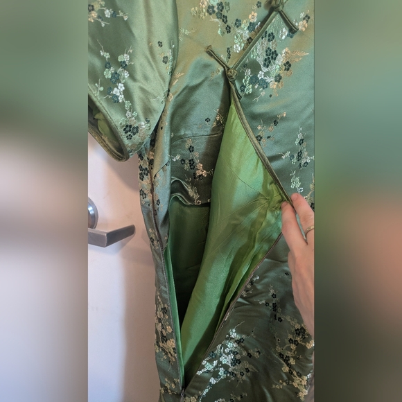 Qi Pao - Picture 9 of 10